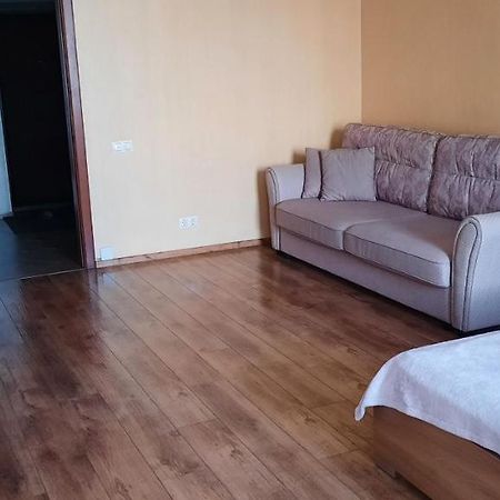 U Very Appartamento Gomel Esterno foto